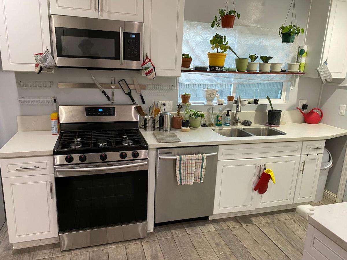 Private Room W/ Private Full Bathroom & Wifi & Ac & Shared Kitchen In Los Angeles Zewnętrze zdjęcie