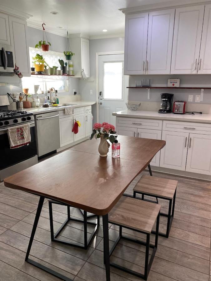 Private Room W/ Private Full Bathroom & Wifi & Ac & Shared Kitchen In Los Angeles Zewnętrze zdjęcie