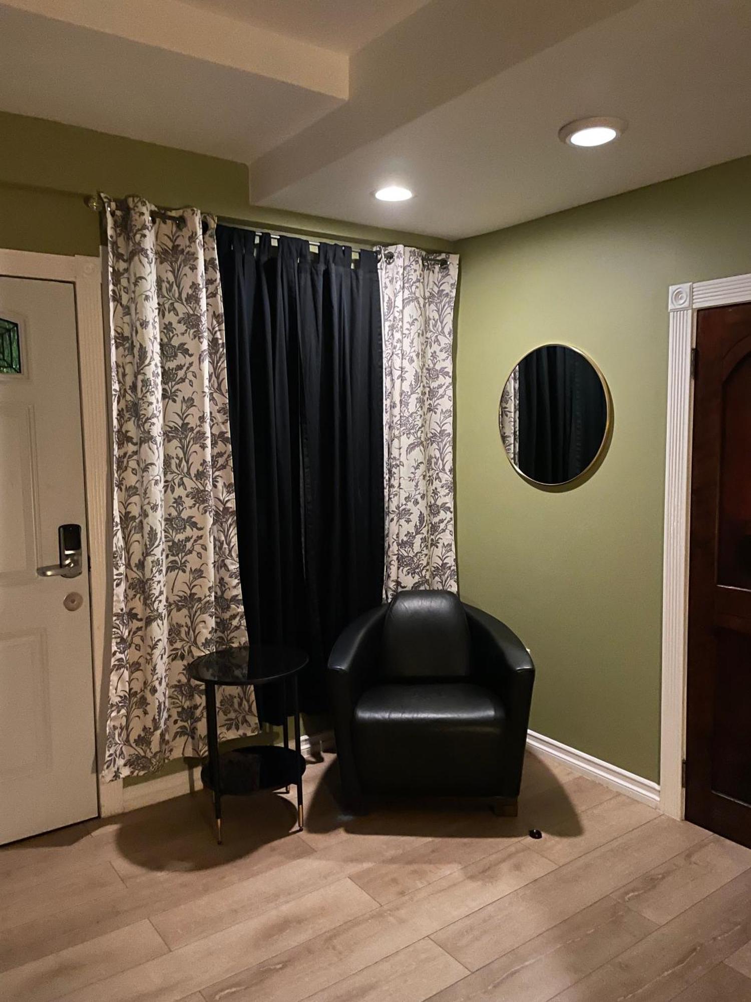 Private Room W/ Private Full Bathroom & Wifi & Ac & Shared Kitchen In Los Angeles Zewnętrze zdjęcie